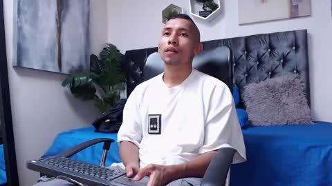 Snapshot of richar_voller chatting on 01.09.25 richar_voller online show from 01.09.25