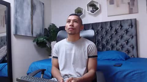 Snapshot of richar_voller chatting on 01.12.25 richar_voller online show from 01.12.25