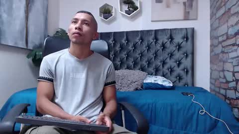Snapshot of richar_voller chatting on 01.22.25 richar_voller online show from 01.22.25