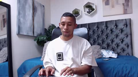 Snapshot of richar_voller chatting on 01.25.25 richar_voller online show from 01.25.25
