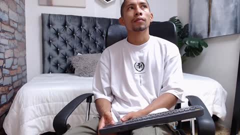 Snapshot of richar_voller chatting on 01.30.25 richar_voller online show from 01.30.25