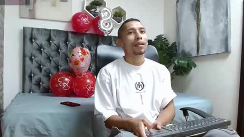 Snapshot of richar_voller chatting on 02.19.25 richar_voller online show from 02.19.25