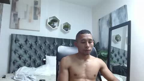 Snapshot of richar_voller chatting on 03.06.25 richar_voller online show from 03.06.25