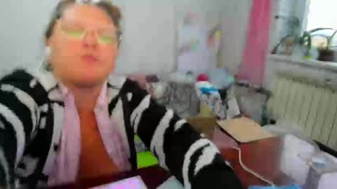 Snapshot of richlucky555 chatting on 10.22.25 Anna - not anna - right Anna  online show from 10.22.25