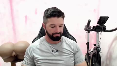 Snapshot of richrolland chatting on 01.10.25 Rickseduction online show from 01.10.25