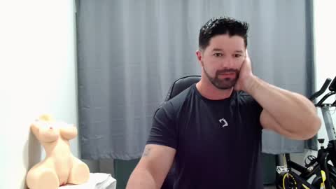 Snapshot of richrolland chatting on 11.21.25 Rickseduction online show from 11.21.25