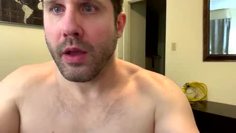 Snapshot of rico_suave25 chatting on 12.17.25 rico_suave25 online show from 12.17.25