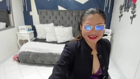 Rihana  online show from 10.05.25