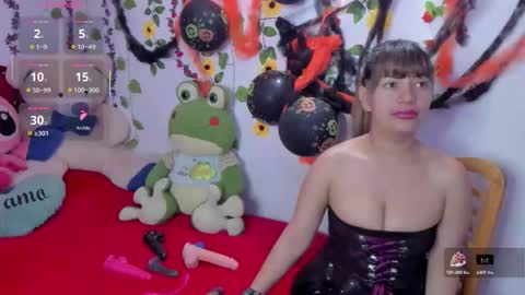 Snapshot of rihana_milan chatting on 10.28.25 RIHANA online show from 10.28.25