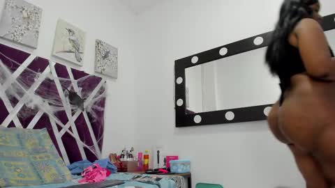 Snapshot of rihanna_abiodun chatting on 10.28.25 Rihanna Abiodun online show from 10.28.25