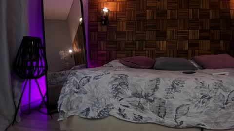 Snapshot of rihannadeep chatting on 02.03.25 Sara online show from 02.03.25