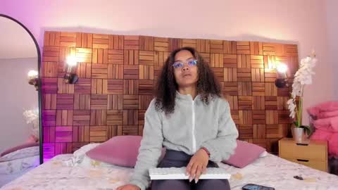 Snapshot of rihannadeep chatting on 02.11.25 Sara online show from 02.11.25