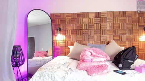 Snapshot of rihannadeep chatting on 03.10.25 Sara online show from 03.10.25