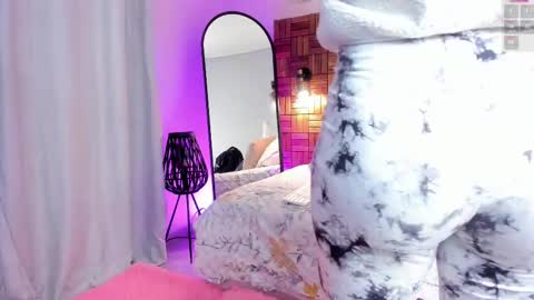 Snapshot of rihannadeep chatting on 03.12.25 Sara online show from 03.12.25