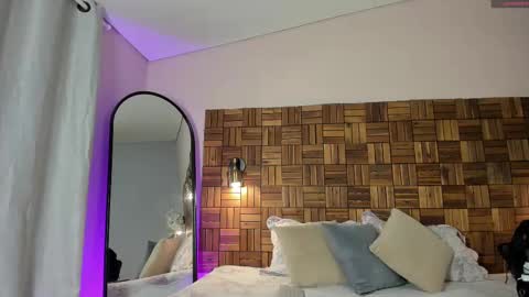 Snapshot of rihannadeep chatting on 10.04.25 Sara online show from 10.04.25