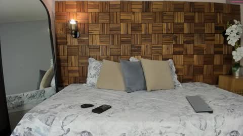 Snapshot of rihannadeep chatting on 10.11.25 Sara online show from 10.11.25