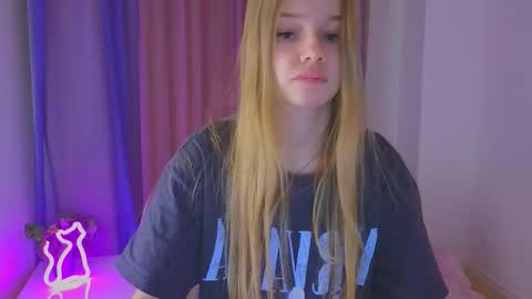 Snapshot of riinaaa chatting on 10.20.25 Rina online show from 10.20.25