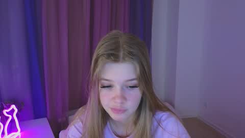 Snapshot of riinaaa chatting on 10.29.25 Rina online show from 10.29.25