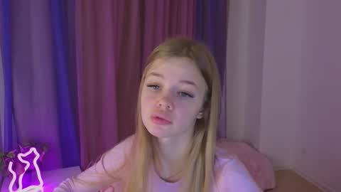 Snapshot of riinaaa chatting on 11.05.25 Rina online show from 11.05.25