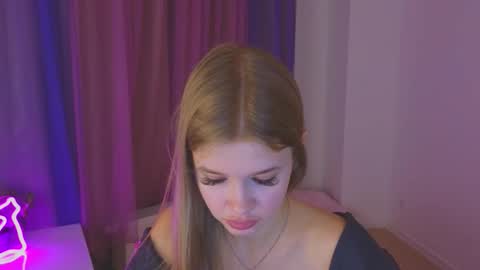 Snapshot of riinaaa chatting on 11.09.25 Rina online show from 11.09.25