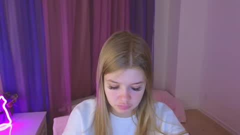 Snapshot of riinaaa chatting on 11.12.25 Rina online show from 11.12.25