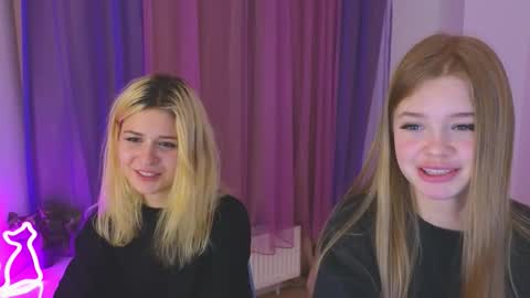 Snapshot of riinaaa chatting on 11.23.25 Rina online show from 11.23.25