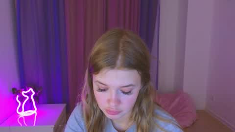 Snapshot of riinaaa chatting on 11.30.25 Rina online show from 11.30.25