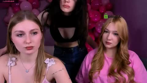 Snapshot of riley_sanders chatting on 02.11.26 Meow online show from 02.11.26