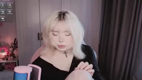Snapshot of riley_vice chatting on 07.17.26 Sofia online show from 07.17.26