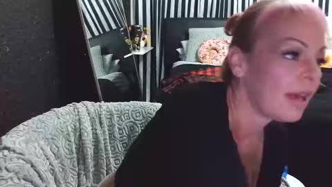 rileyraerhoads online show from 10.17.25