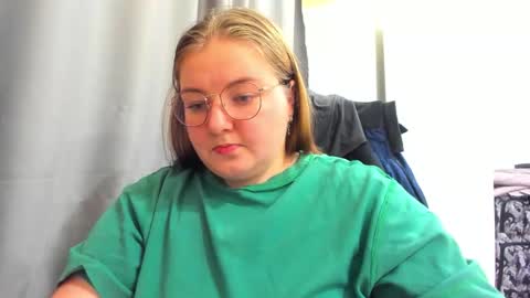 Snapshot of rina16 chatting on 10.29.25 rina16 online show from 10.29.25