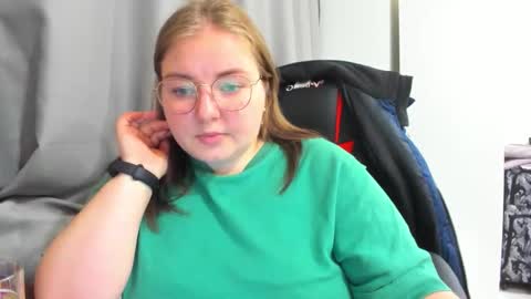 Snapshot of rina16 chatting on 11.01.25 rina16 online show from 11.01.25