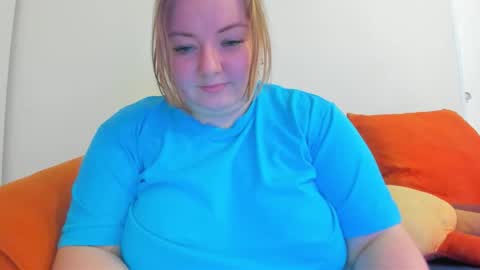 Snapshot of rina16 chatting on 11.25.25 rina16 online show from 11.25.25