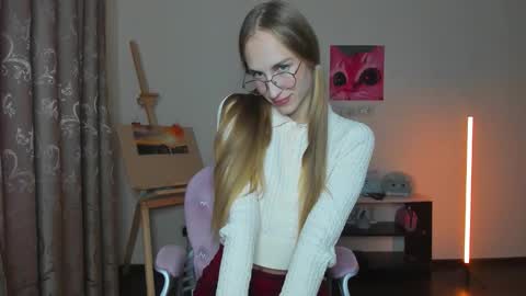 Snapshot of rina_luw chatting on 10.18.25 Rina online show from 10.18.25