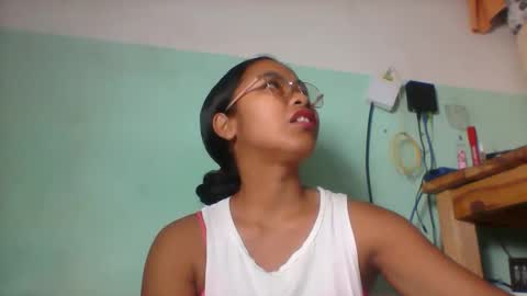 Snapshot of rinah856024 chatting on 05.13.26 rinah856024 online show from 05.13.26