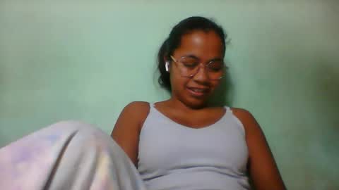Snapshot of rinah856024 chatting on 05.22.26 rinah856024 online show from 05.22.26