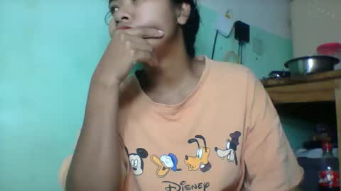 Snapshot of rinah856024 chatting on 05.27.26 rinah856024 online show from 05.27.26