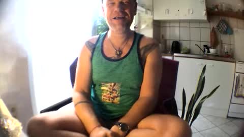 Snapshot of riod_rainforest_1983 chatting on 10.23.25 Rotrigo online show from 10.23.25