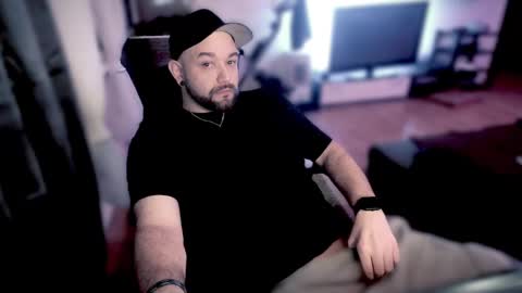 Snapshot of riptid3_ chatting on 02.01.25 Ask Me online show from 02.01.25