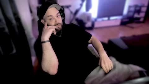 Snapshot of riptid3_ chatting on 02.12.25 Ask Me online show from 02.12.25