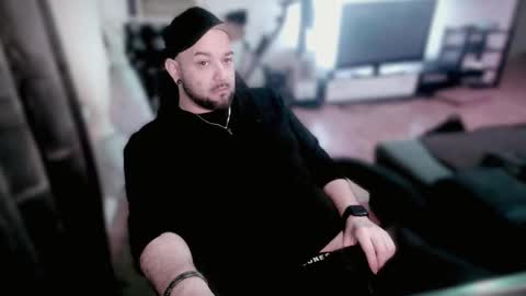 Snapshot of riptid3_ chatting on 02.18.25 Ask Me online show from 02.18.25