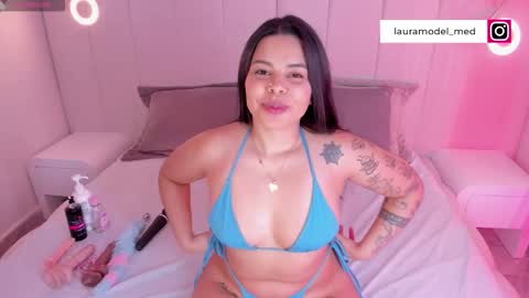 Riri Candy online show from 11.19.25