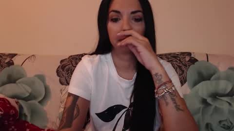 Snapshot of riri_mojo_92 chatting on 11.28.25 riri_mojo_92 online show from 11.28.25