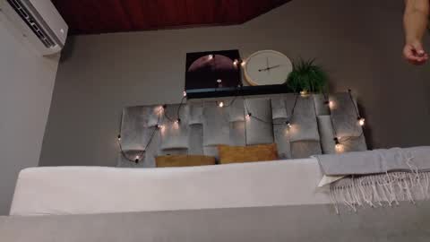 RIRI  online show from 04.13.26