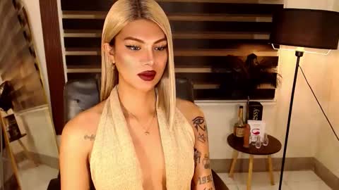 riri online show from 10.24.25