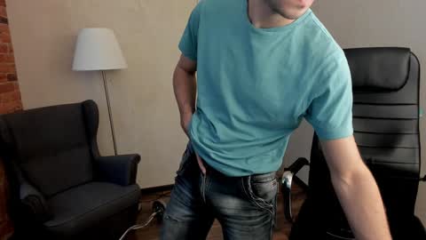 Snapshot of rishu_ chatting on 02.05.25 VAnitas online show from 02.05.25