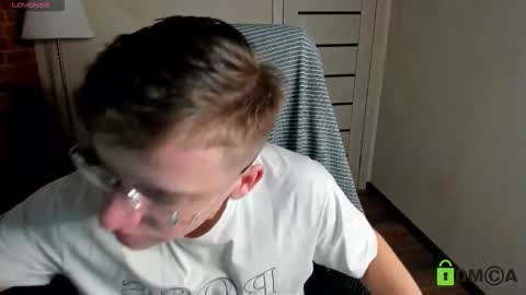 Snapshot of rishu_ chatting on 11.13.25 VAnitas online show from 11.13.25