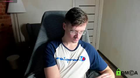 Snapshot of rishu_ chatting on 11.30.25 VAnitas online show from 11.30.25