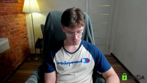 Snapshot of rishu_ chatting on 12.21.25 VAnitas online show from 12.21.25