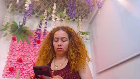 Snapshot of risitos_de_oro_ chatting on 06.25.26 Risitos De Oro online show from 06.25.26